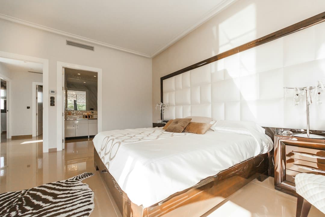 Wall Paneling, Wallpaper & Wall Decor